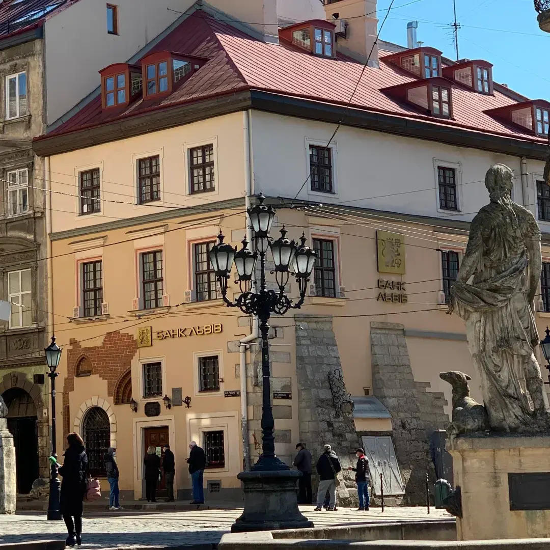 25.10.2022-1-miljon-ievro-vid-banku-lviv-ta-oksfamu-dlia-biznesiv-iaki-dopomahaiut-postrazhdalym-vid-vijny.